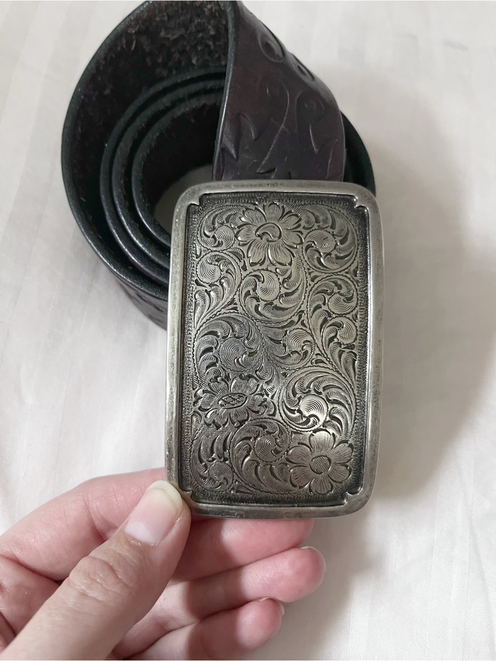 Vintage Fossil Brown Leather Belt | Engraved Floral Buckle | Women’s Small - Picture 6 of 13